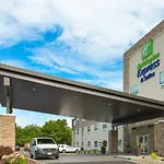 Holiday Inn Express & Suites - Omaha - 120Th And Maple By Ihg
