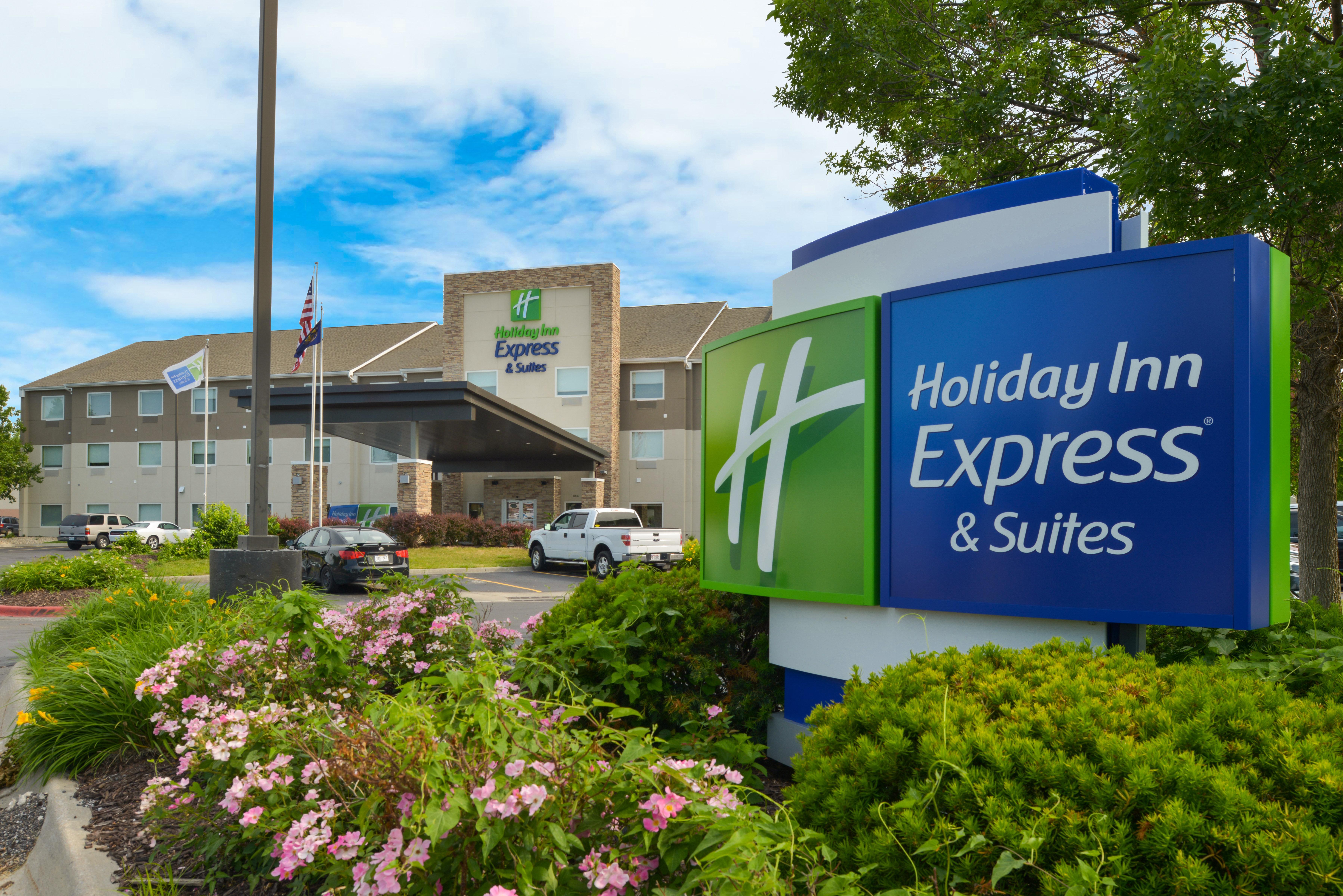 Hotel Express & - - 120th And Maple By Ihg Omaha