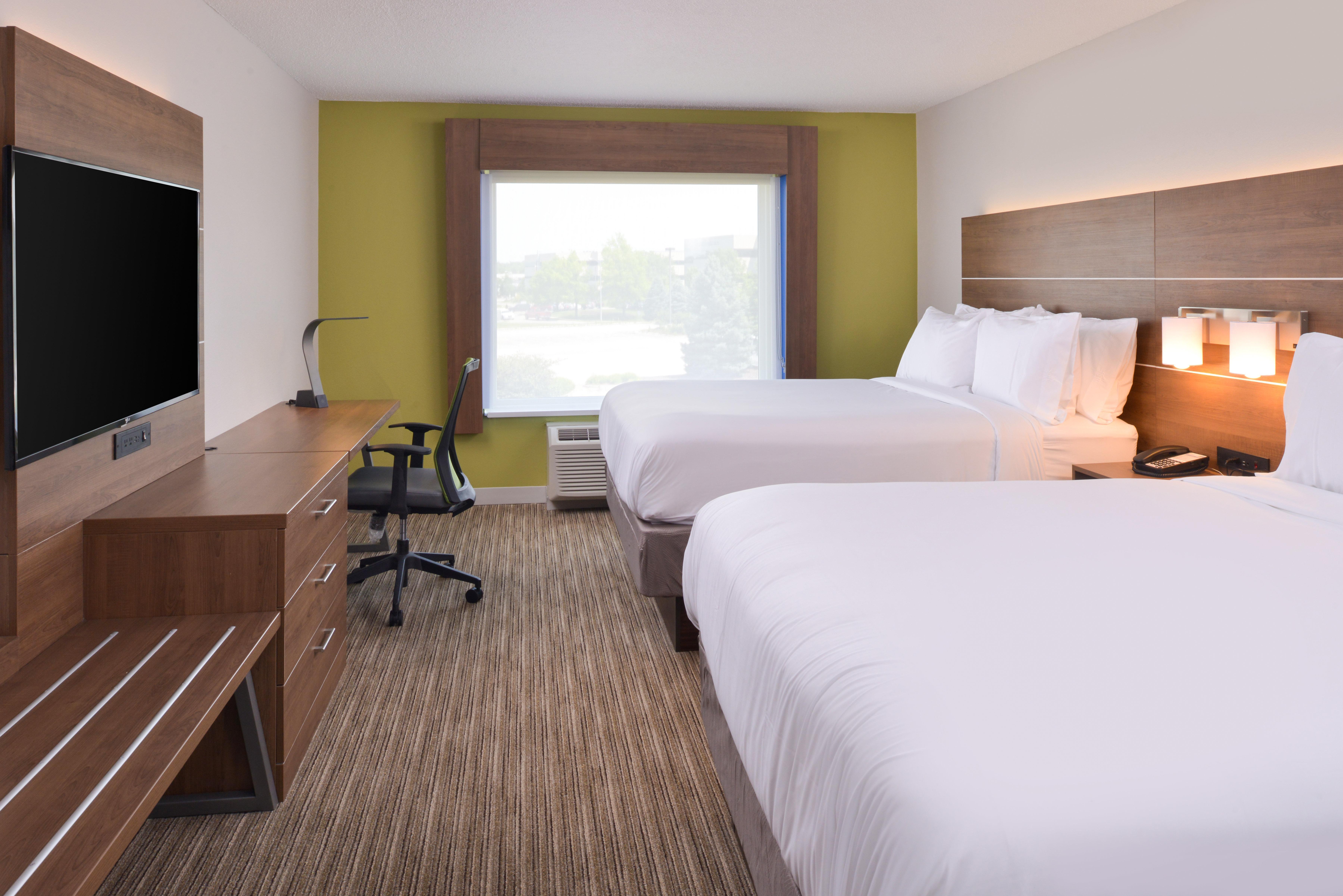 Hotel Express & - - 120th And Maple By Ihg 3*