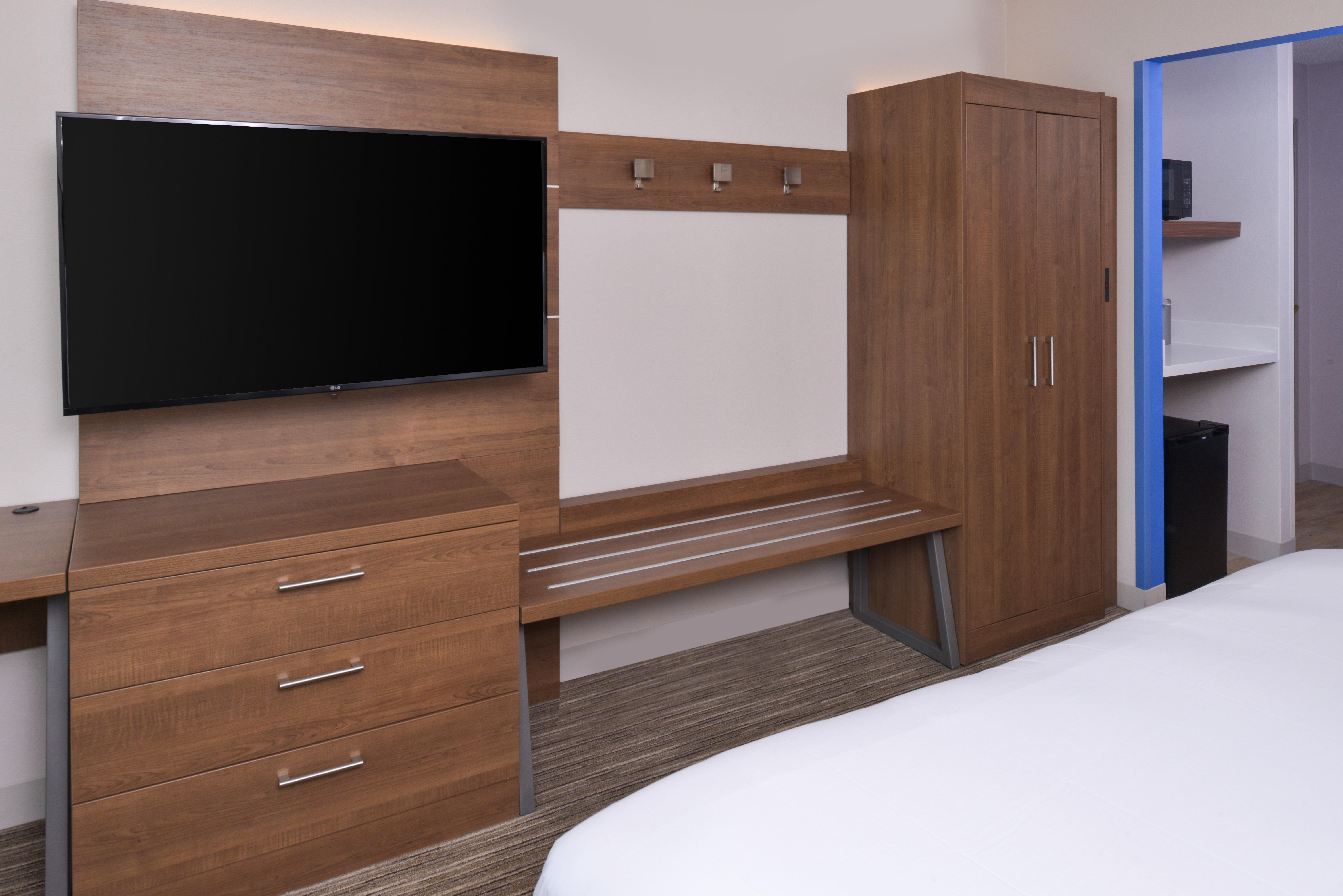 Express & - - 120th And Maple By Ihg Hotel Omaha