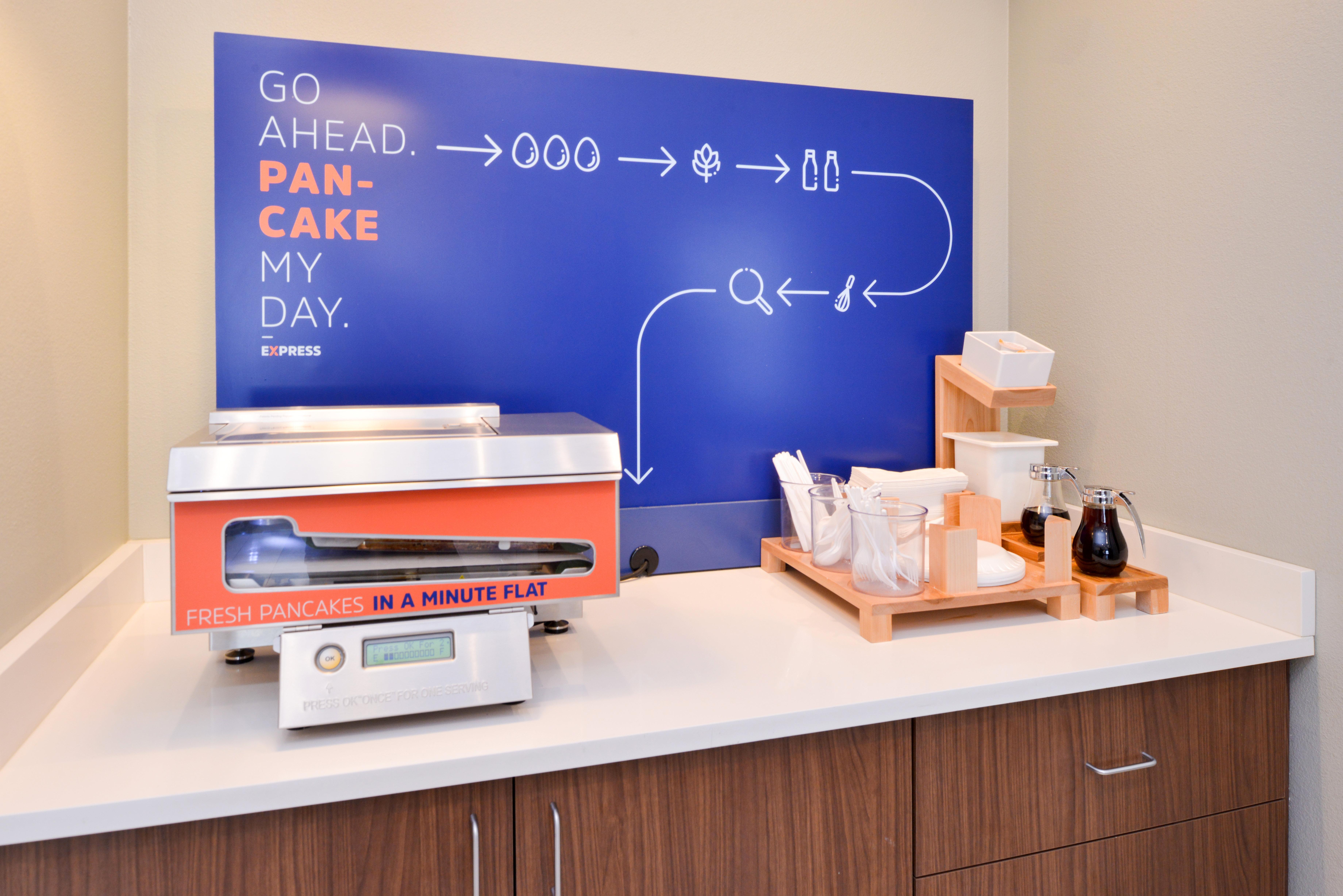 Express & - - 120th And Maple By Ihg 3*
