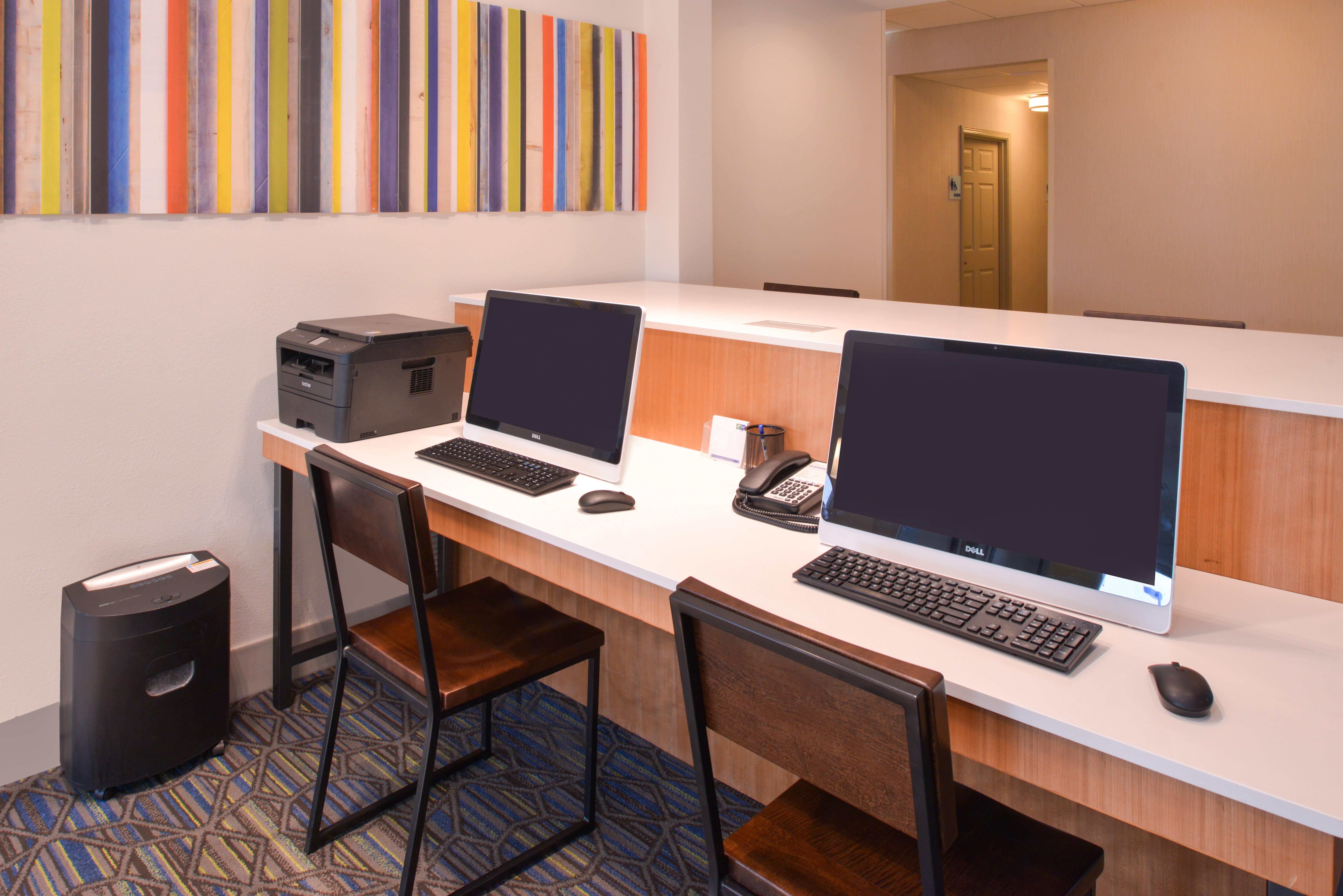 Express & - - 120th And Maple By Ihg