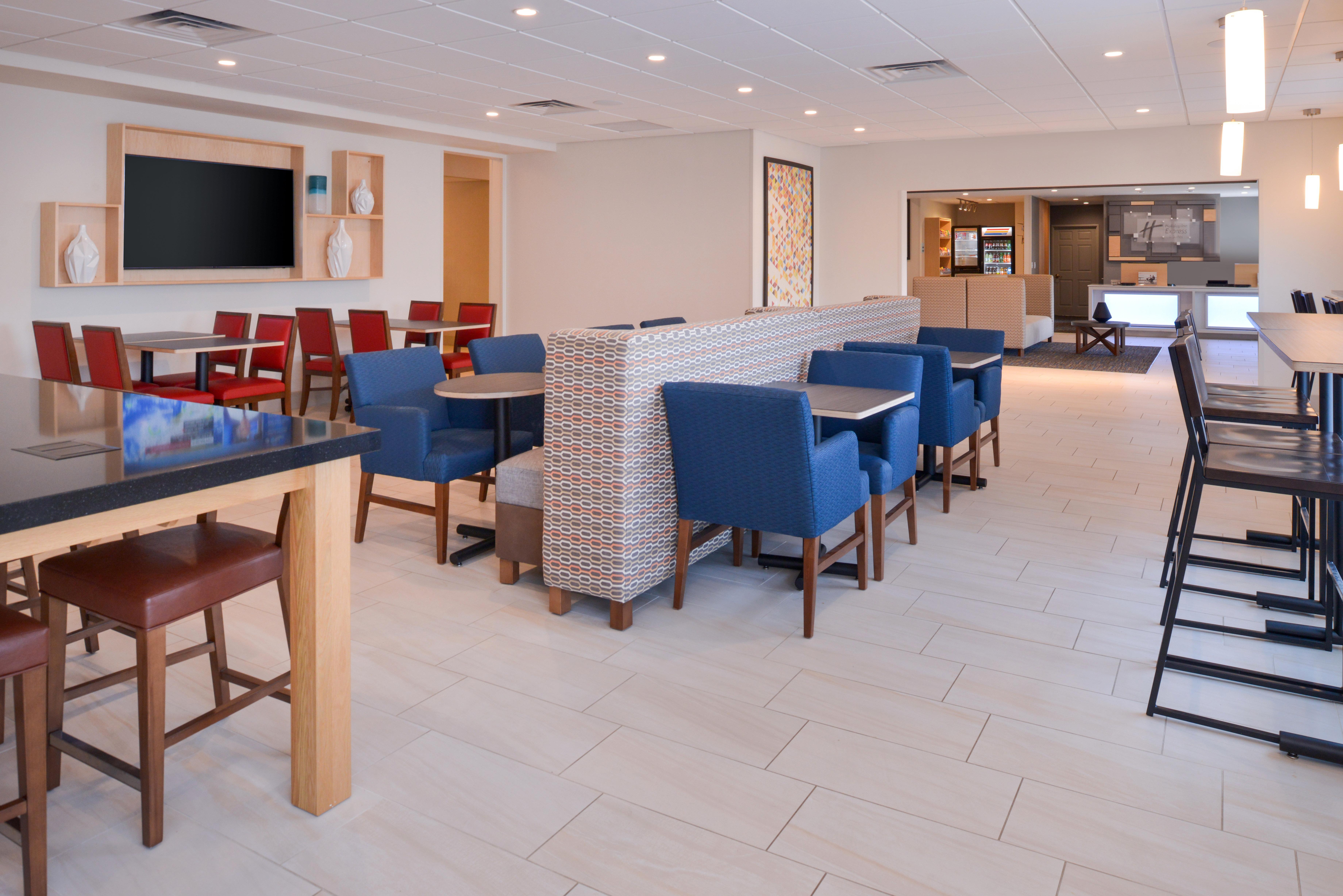 Hotel Express & - - 120th And Maple By Ihg 3*
