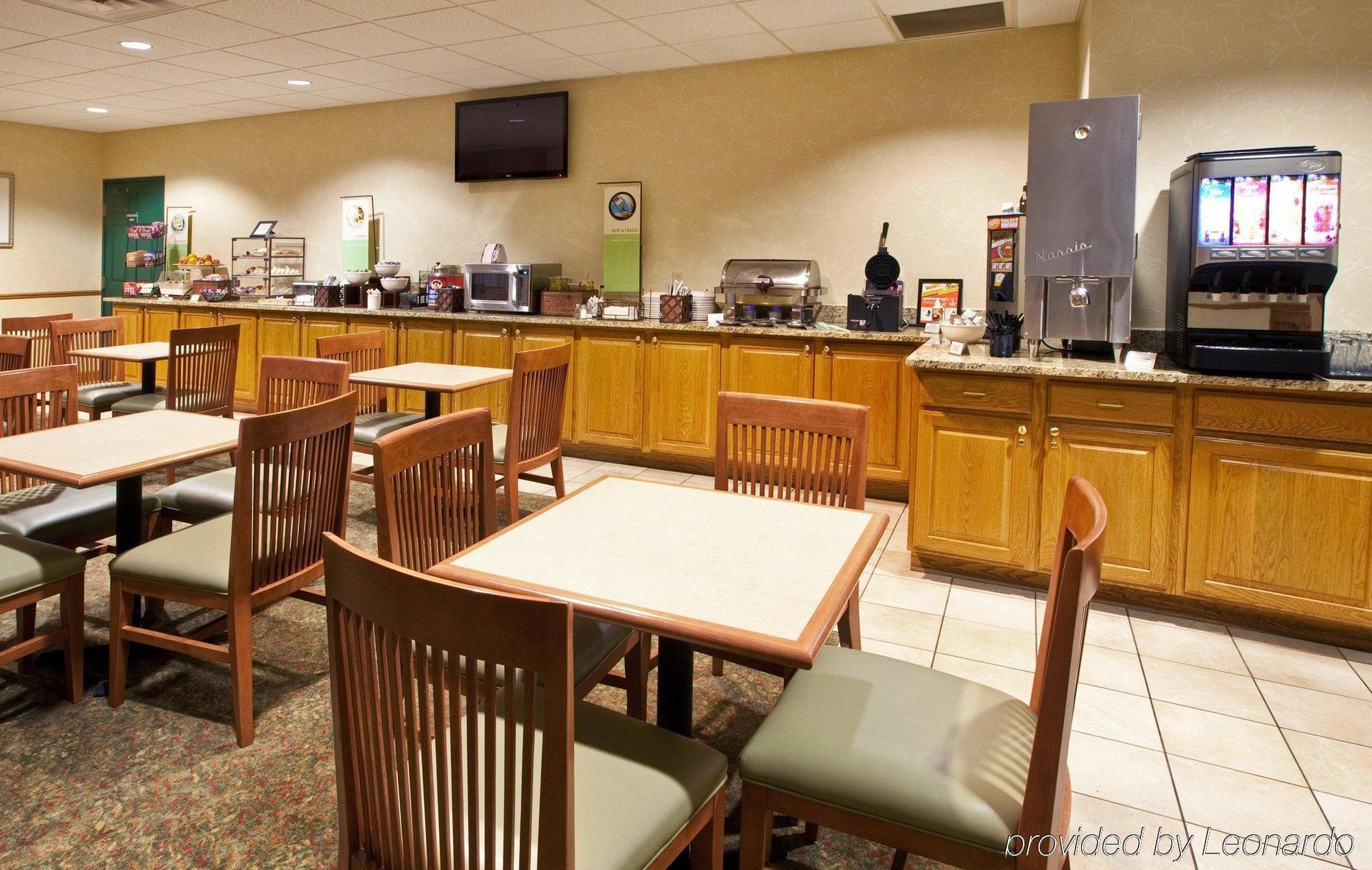 Hotel Express & - - 120th And Maple By Ihg 3*