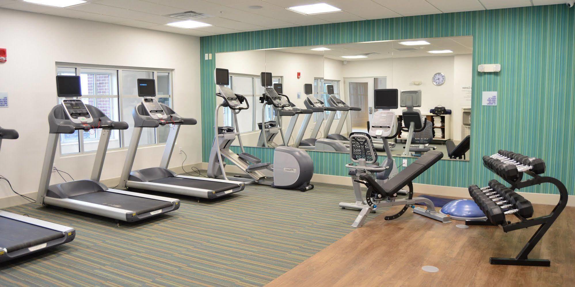 Express & - - 120th And Maple By Ihg Hotel Omaha
