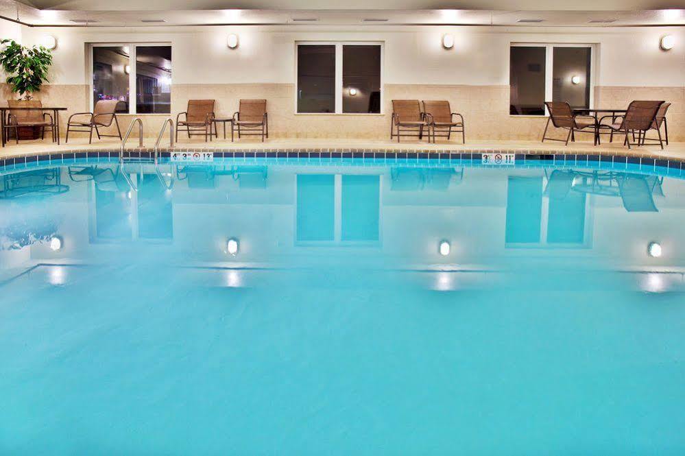 Express & - - 120th And Maple By Ihg 3*
